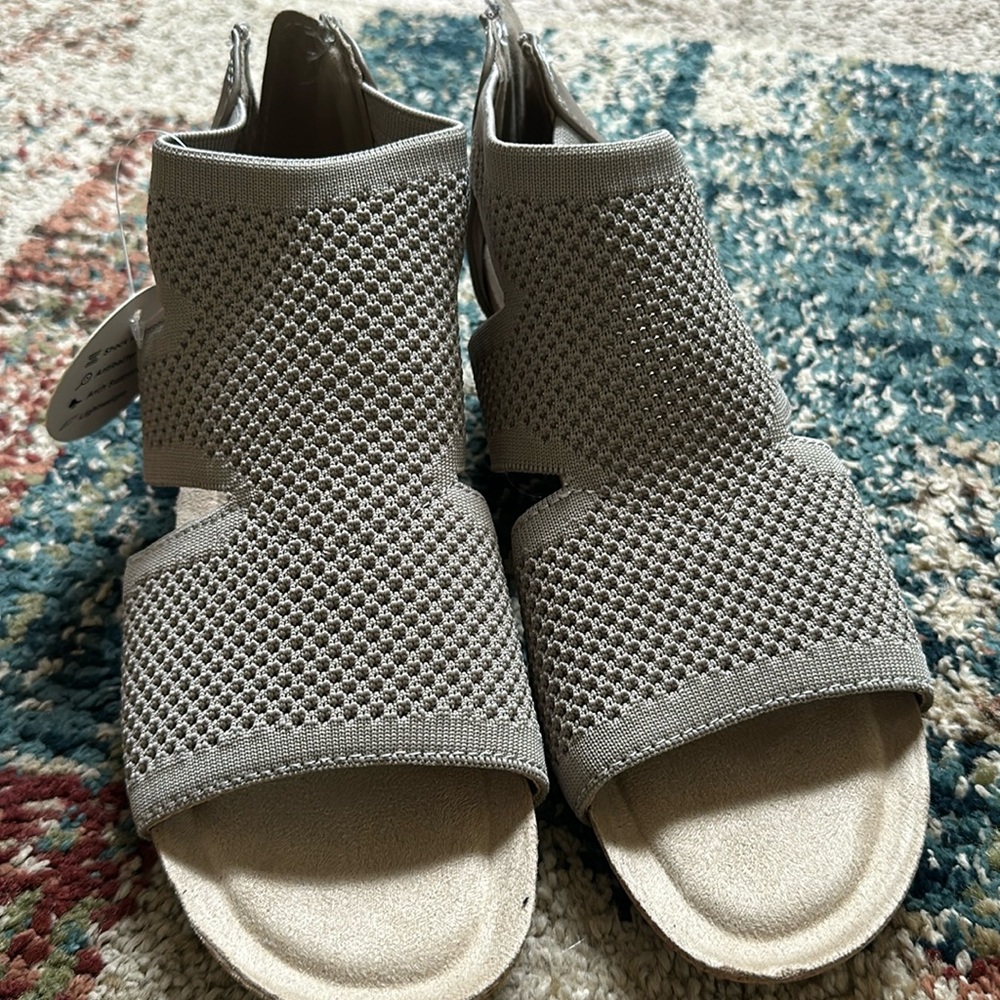 very comfortable sandal, shoe by croft, and barrow!!
